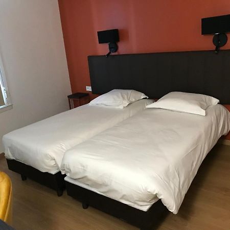 Hotel Amaya Ambares-et-Lagrave Экстерьер фото
