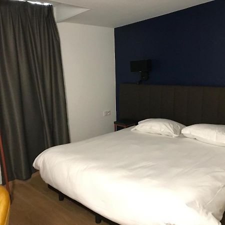 Hotel Amaya Ambares-et-Lagrave Экстерьер фото