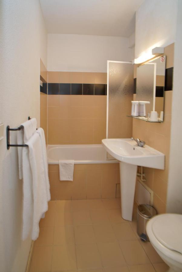 Hotel Amaya Ambares-et-Lagrave Экстерьер фото