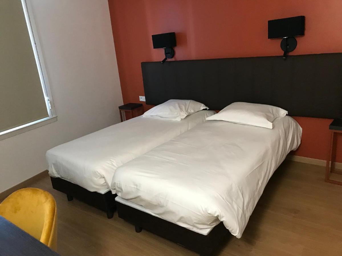 Hotel Amaya Ambares-et-Lagrave Экстерьер фото