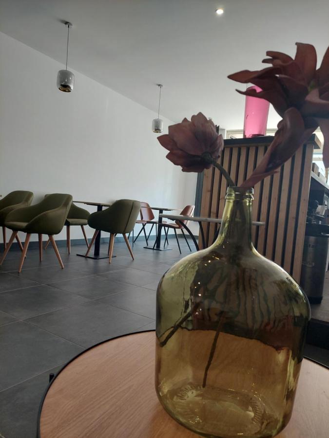 Hotel Amaya Ambares-et-Lagrave Экстерьер фото